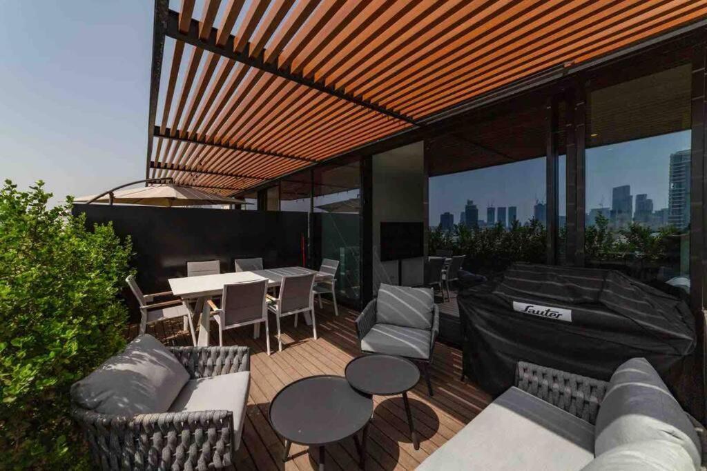 Amazing Penthouse On Gordon Beach 8 Guests Tel Aviv Exteriör bild